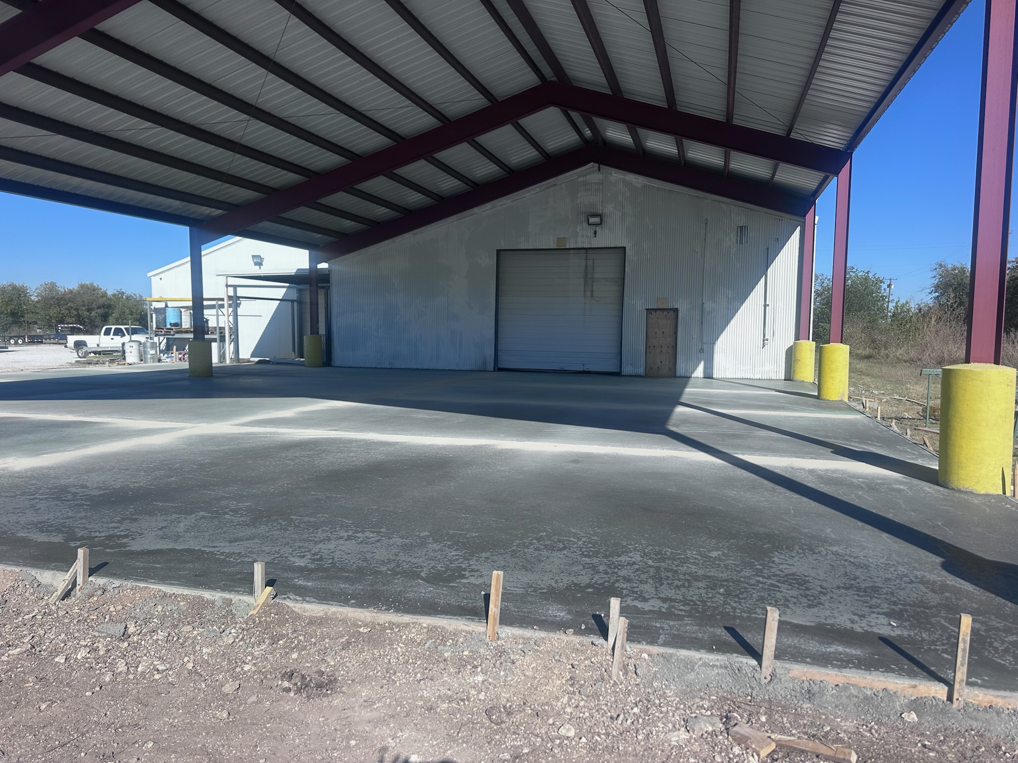 Finished commercial canopy concrete slab in Central Texas