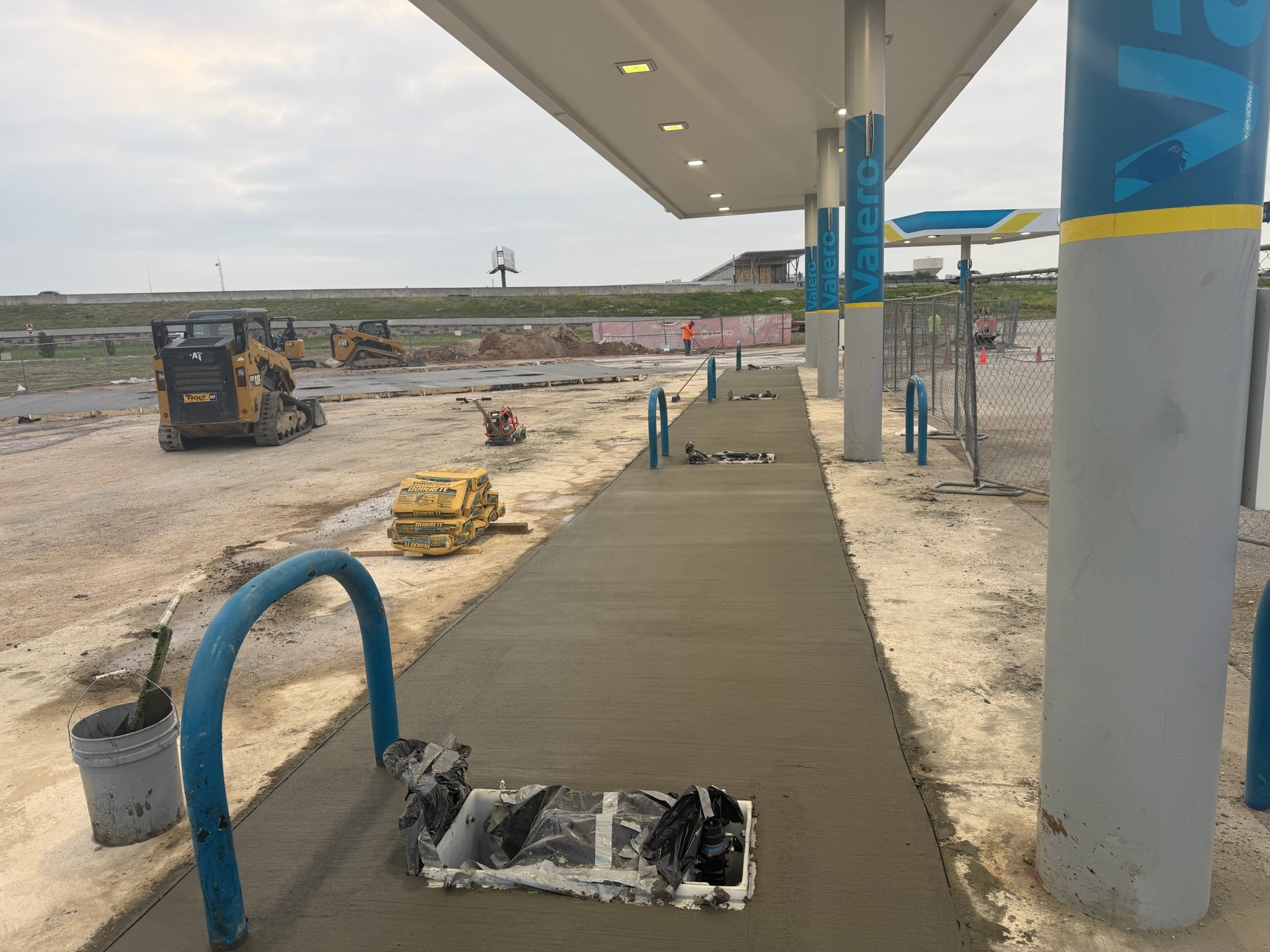 Concrete placement around pump lanes at the Lacy Lakeview Circle K project
